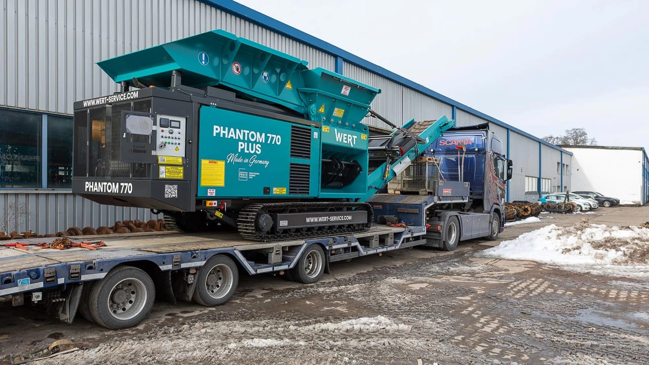 Close view of the WERT PHANTOM shredding chamber and shaft system