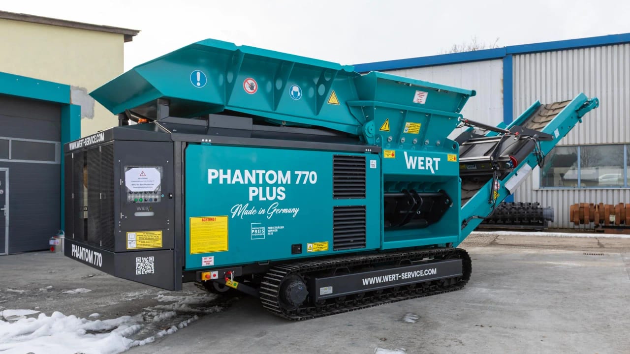 WERT PHANTOM conveyor and machine-detail view