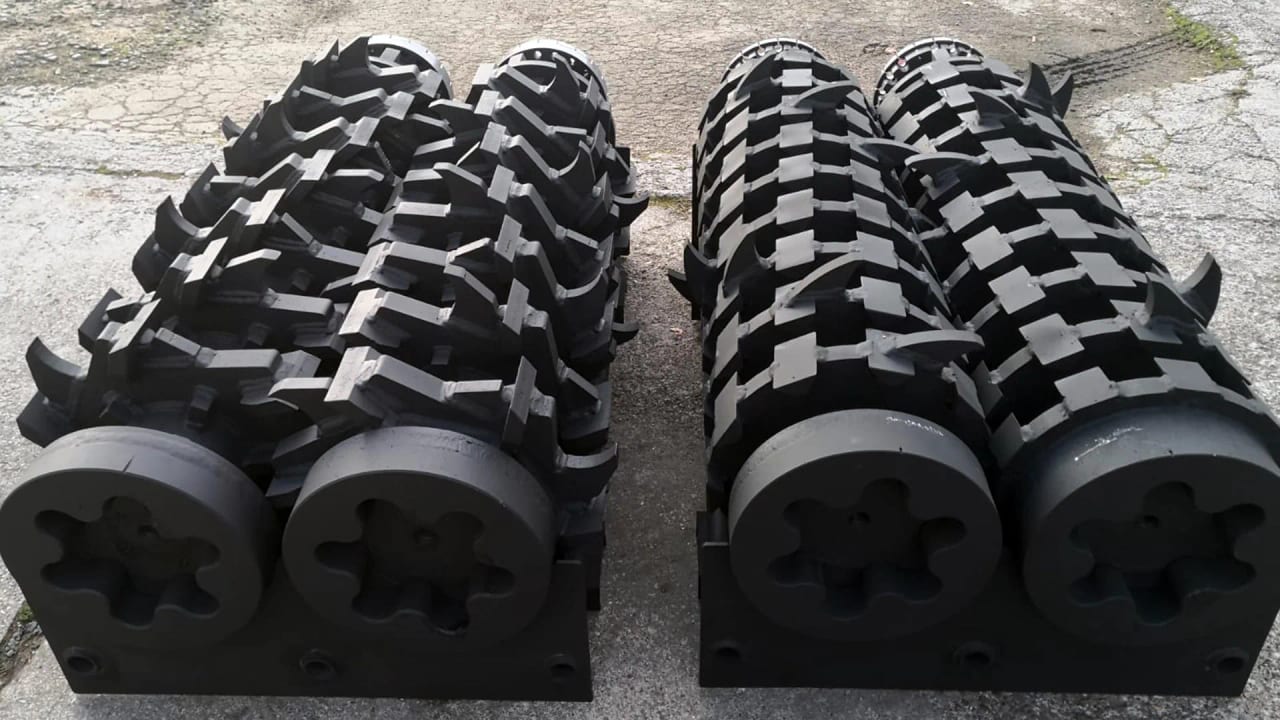 Heavy-duty twin-shaft tooling assemblies