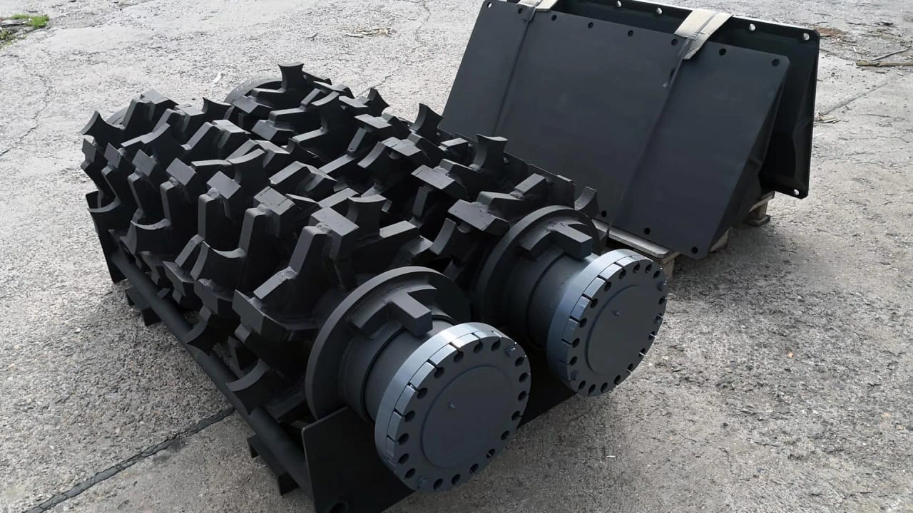 WERT wood-shaft tools prepared for a twin-shaft shredder